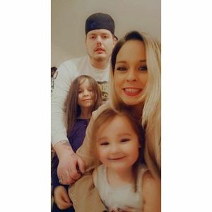 Meet your Posher, Larissa